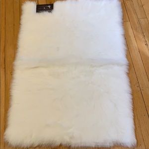 New Nordic white faux fur rug 24x36